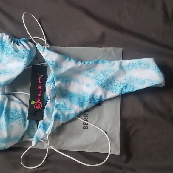 Berry Beachy Agua micro bow top and minimal bottom - Picture 6 of 11